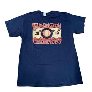 Washington‎ Champions 2019 Baseball Gildan Men’s Short Sleeve Shirt Large Blue